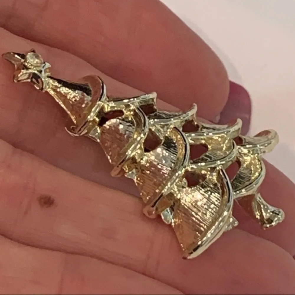 Silver tone Christmas tree brooch
